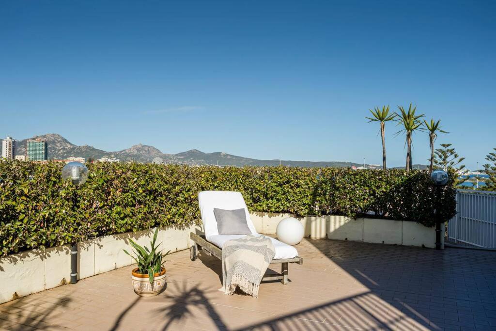 Sunny Rooftop Loft With Gorgeous Views Of Ольбія Екстер'єр фото