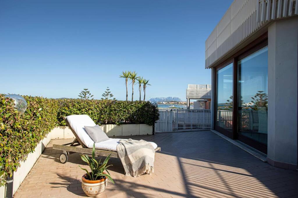 Sunny Rooftop Loft With Gorgeous Views Of Ольбія Екстер'єр фото